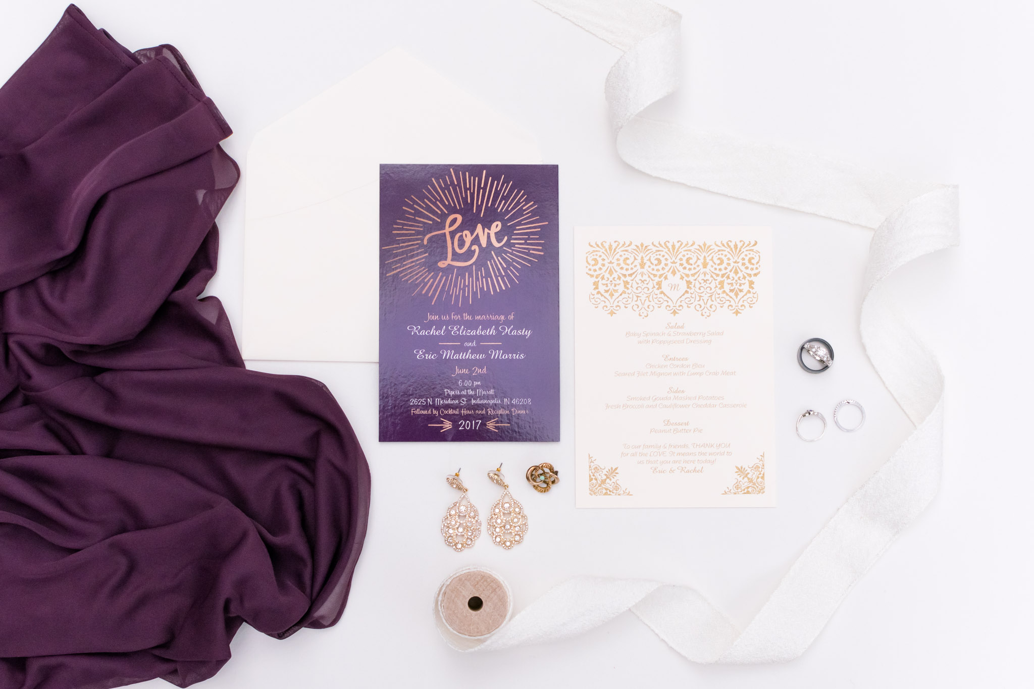 The bride's jewlery and invitations