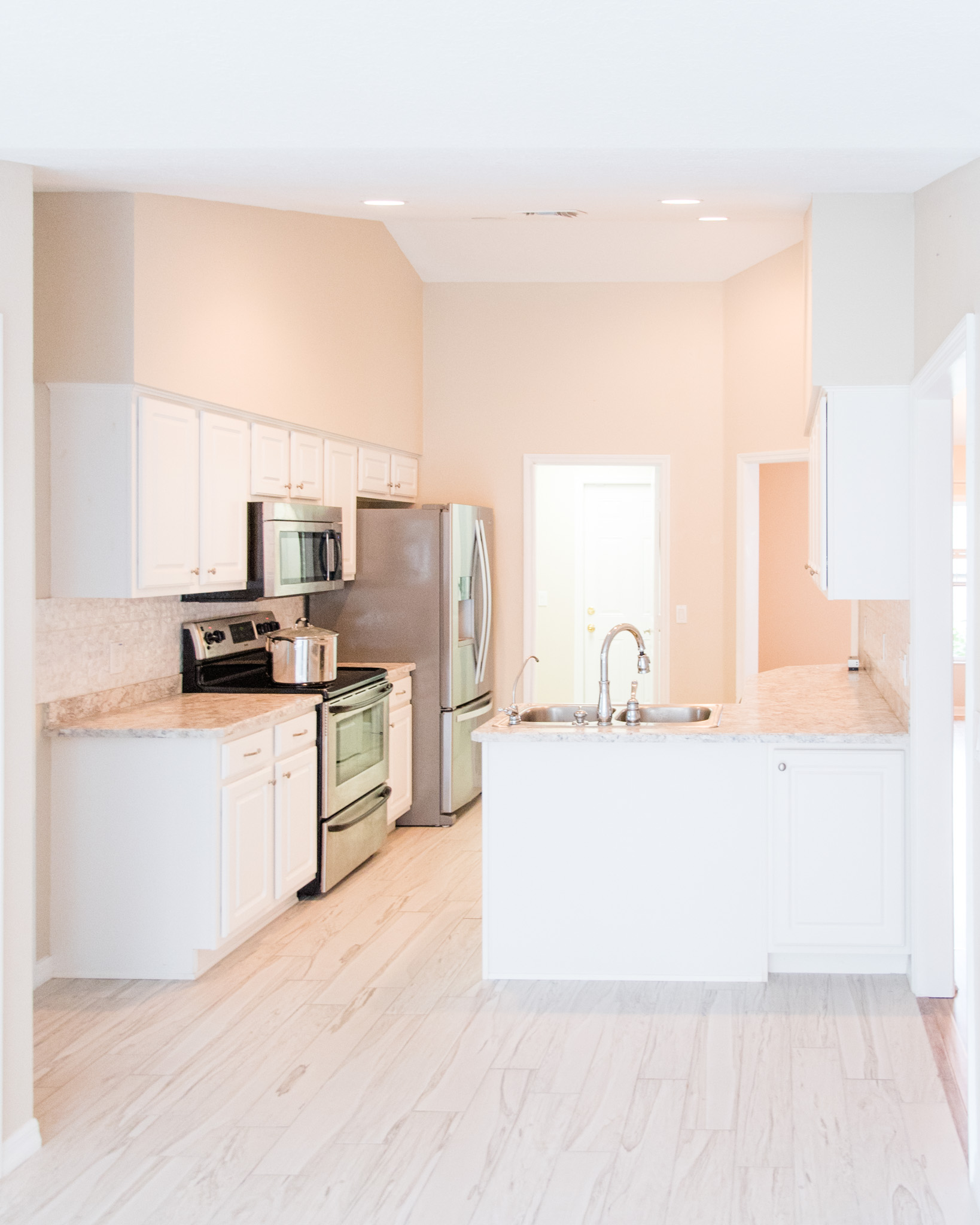 White Florida Kitchen