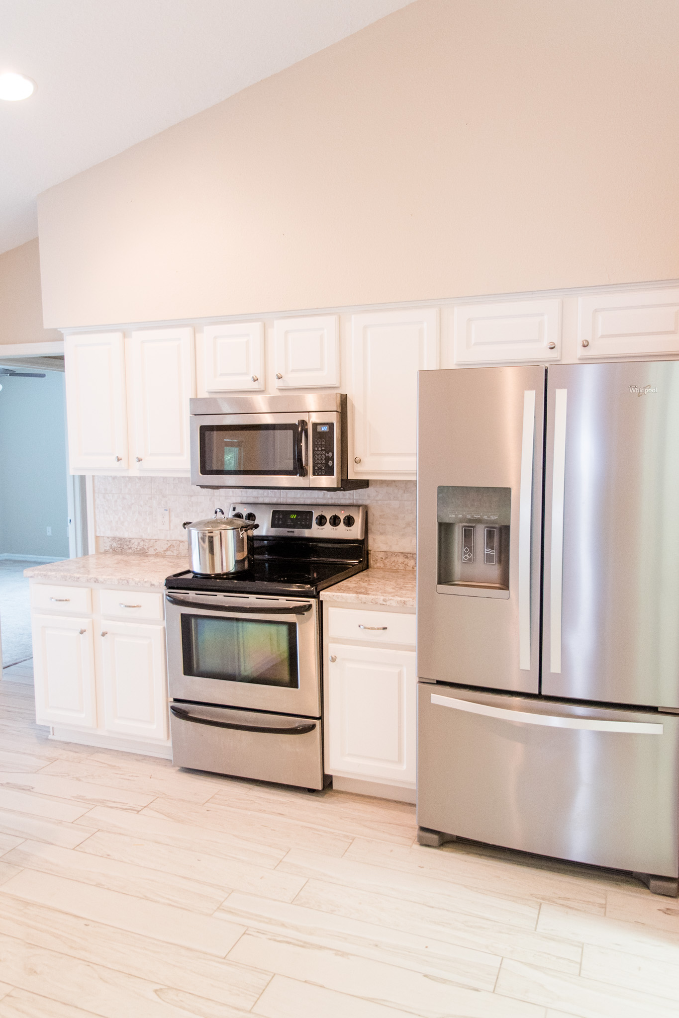 White Kitchen in Florida