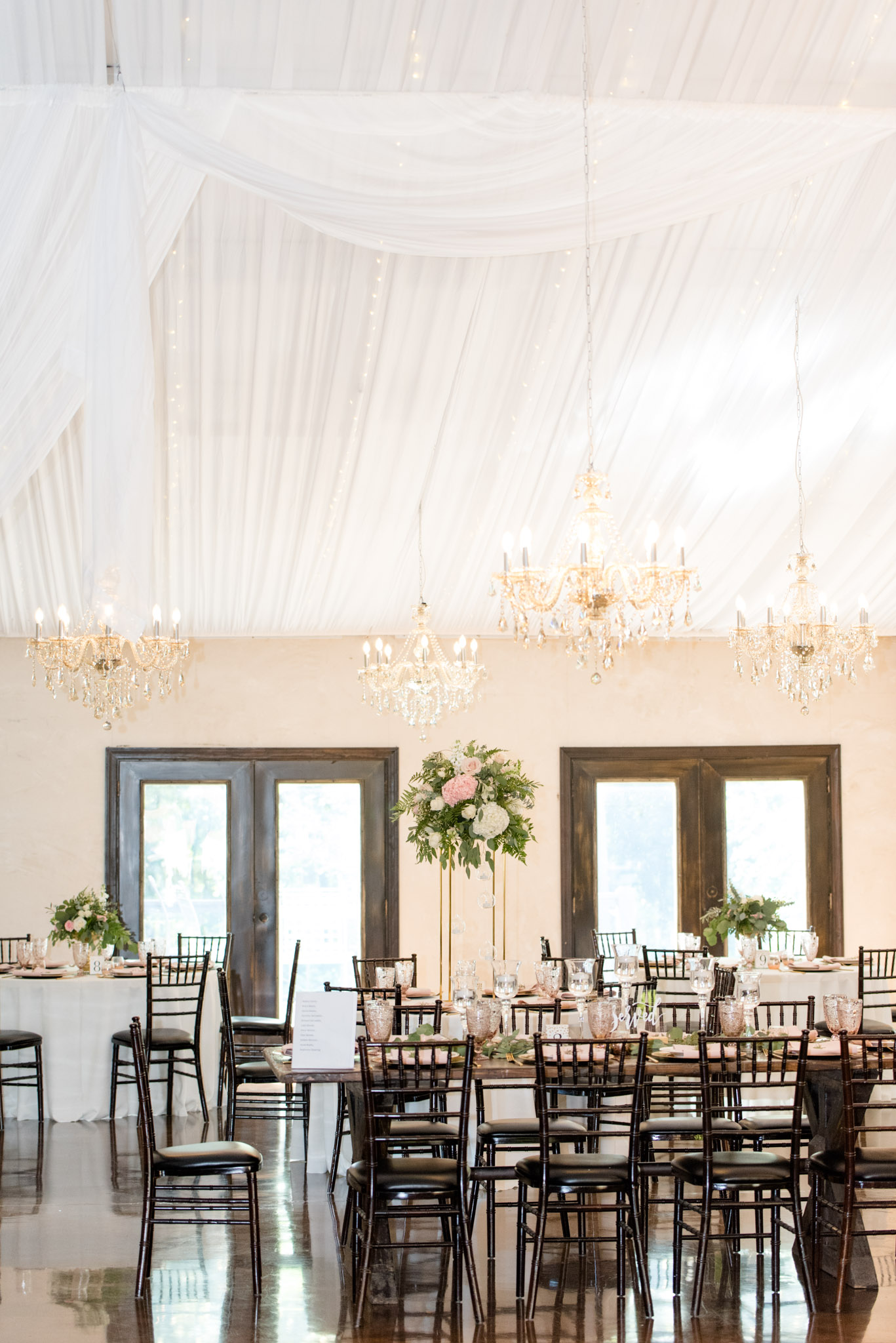 Reception seating with chandeliers