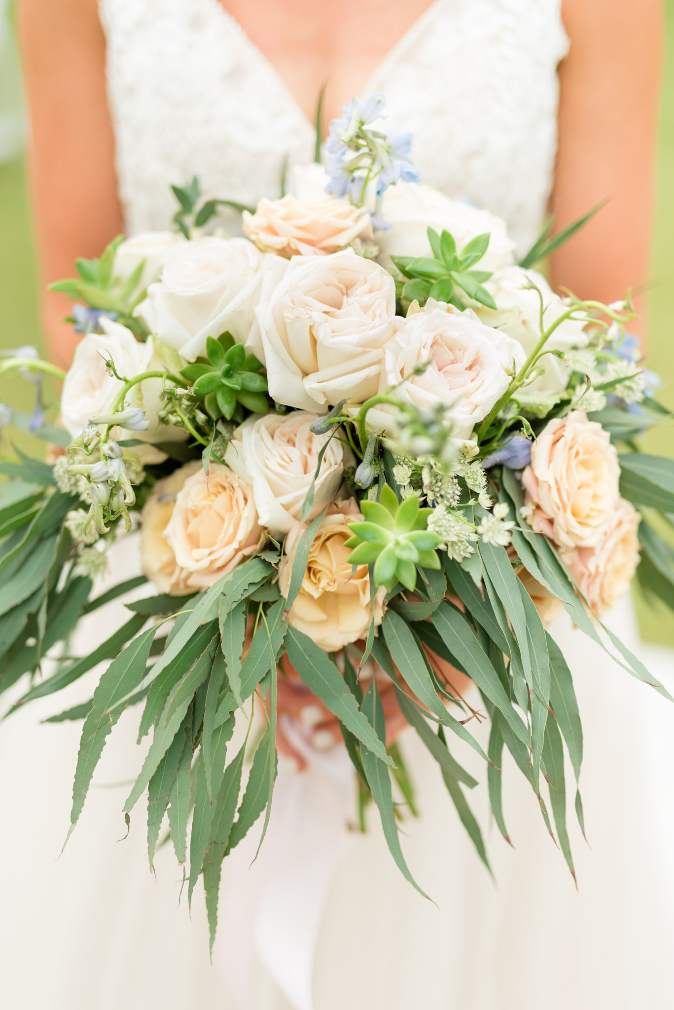 White and pink wedding flowers.