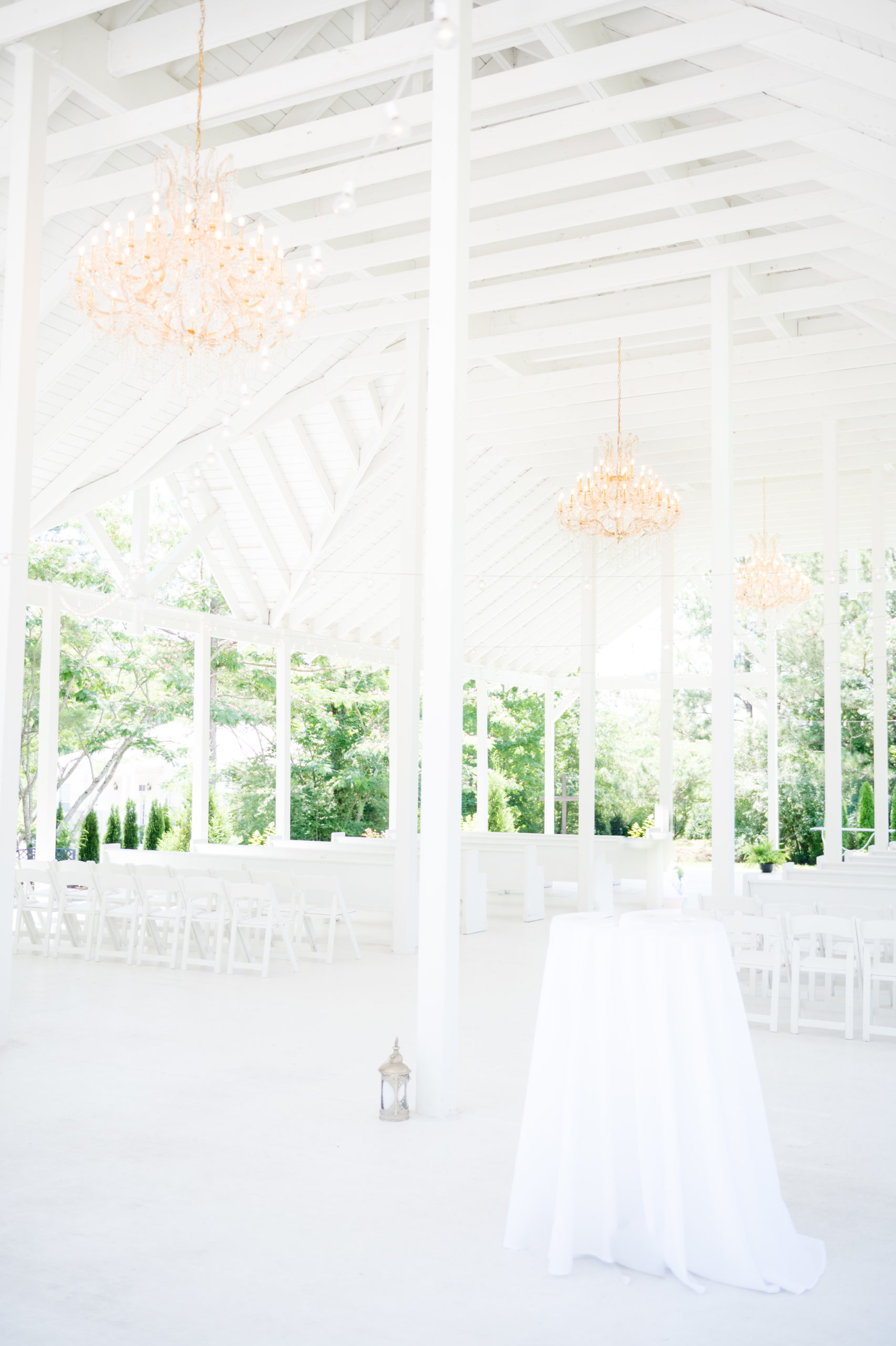 White wedding space at Camelot Manor.